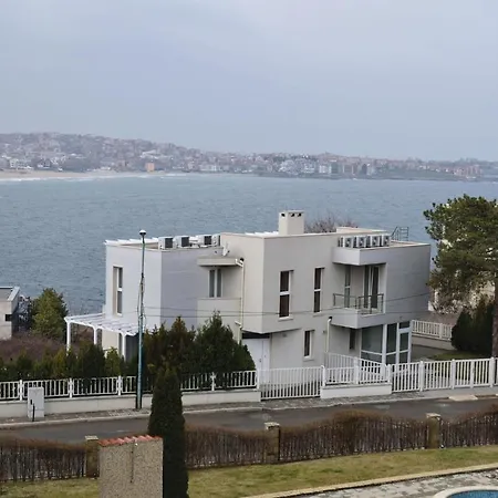 Apartament One-bedroom In Sozopol